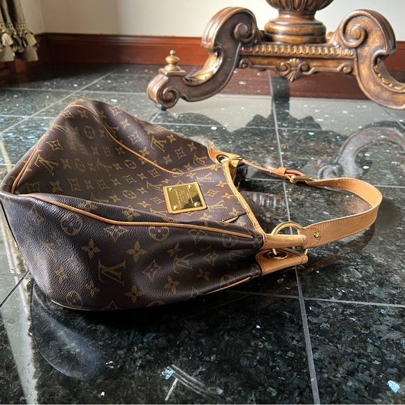 LOUIS VUITTON - Picture 4 of 10